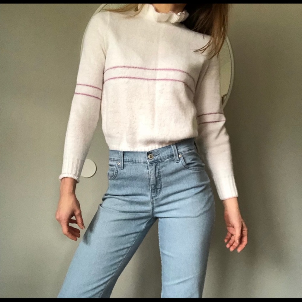🌈 BOGO ⭐️ Vintage Ruffle Turtleneck White Sweater
